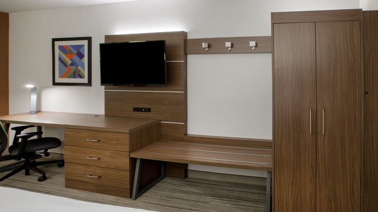 <b>Holiday Inn Express Room</b>. Images powered by <a href="https://www.leonardoworldwide.com/" title="Leonardo Worldwide" target="_blank">Leonardo</a>.