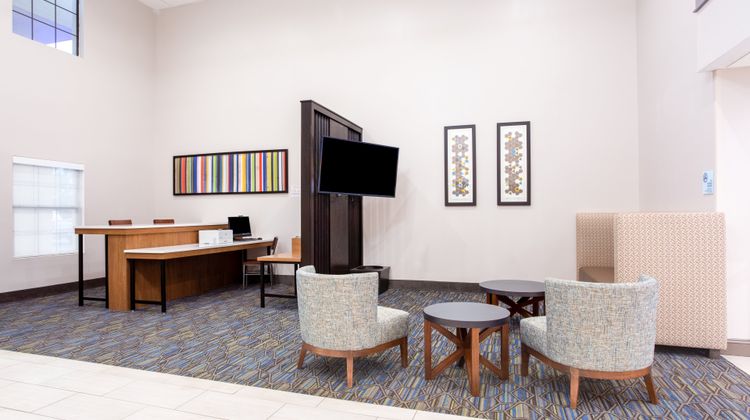 Holiday Inn Express Lobby