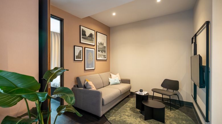 <b>YAYS The Hague Willemspark Room</b>. Images powered by <a href="https://www.leonardoworldwide.com/" title="Leonardo Worldwide" target="_blank">Leonardo</a>.