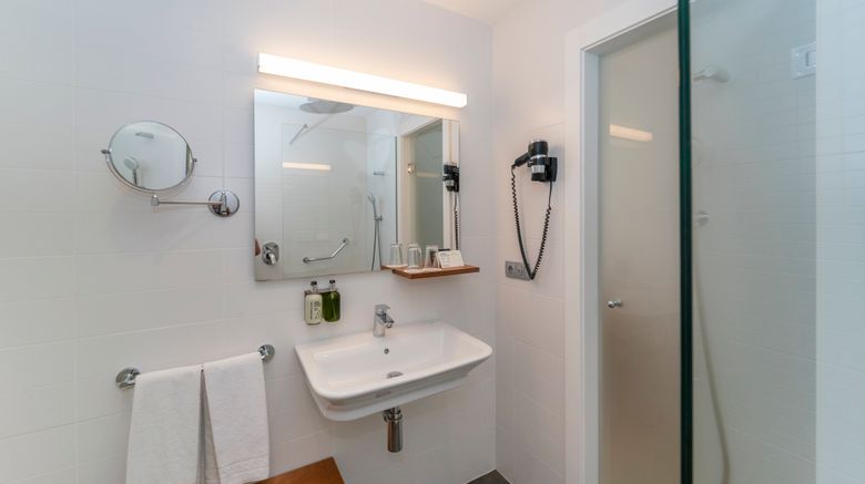 <b>Artiem Capri Room</b>. Images powered by <a href="https://www.leonardoworldwide.com/" title="Leonardo Worldwide" target="_blank">Leonardo</a>.