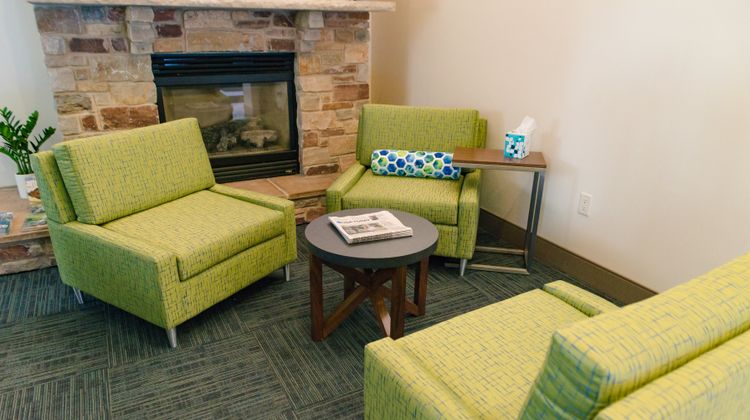 Holiday Inn Express Hotel & Suites Lobby