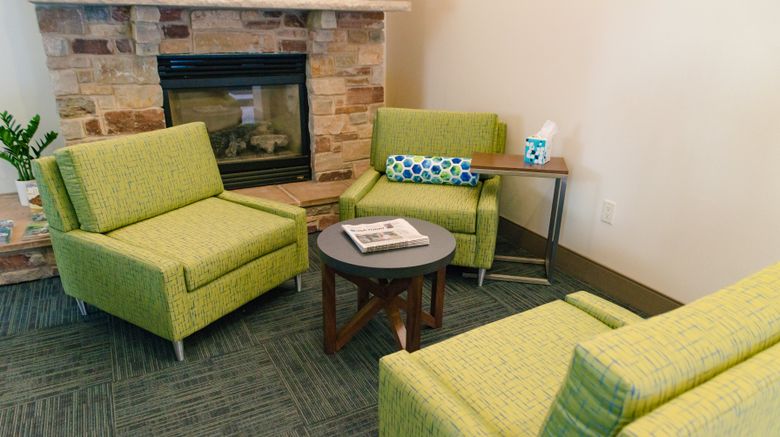 <b>Holiday Inn Express Hotel & Suites Lobby</b>. Images powered by <a href="https://www.leonardoworldwide.com/" title="Leonardo Worldwide" target="_blank">Leonardo</a>.