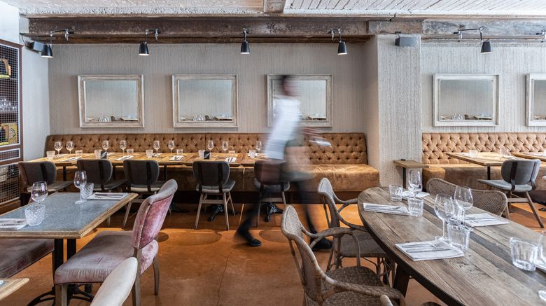 <b>AlmaLusa Baixa/Chiado Restaurant</b>. Images powered by <a href="https://www.leonardoworldwide.com/" title="Leonardo Worldwide" target="_blank">Leonardo</a>.