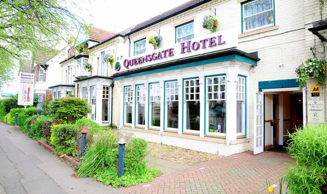 Queensgate Hotel Exterior