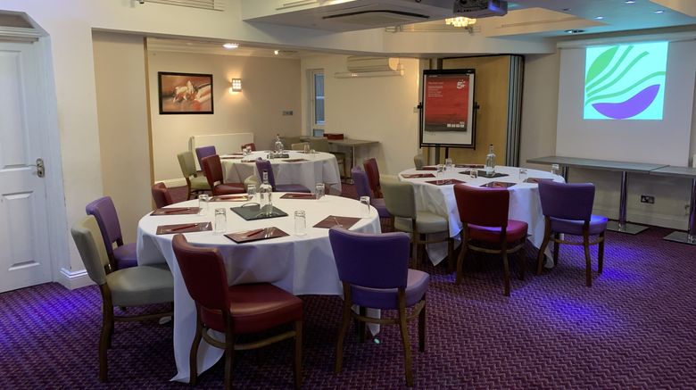 <b>Queensgate Hotel Ballroom</b>. Images powered by <a href="https://www.leonardoworldwide.com/" title="Leonardo Worldwide" target="_blank">Leonardo</a>.