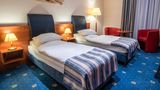 Gwarna Hotel Room