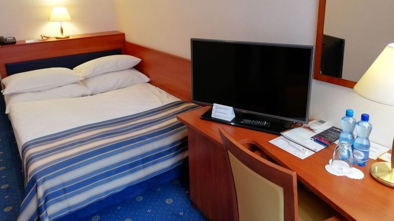 <b>Gwarna Hotel Room</b>. Images powered by <a href="https://www.leonardoworldwide.com/" title="Leonardo Worldwide" target="_blank">Leonardo</a>.