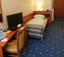 Gwarna Hotel Room