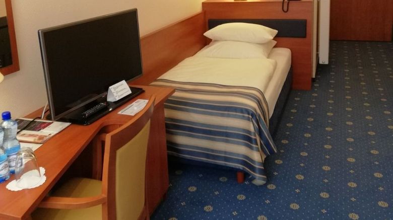 <b>Gwarna Hotel Room</b>. Images powered by <a href="https://www.leonardoworldwide.com/" title="Leonardo Worldwide" target="_blank">Leonardo</a>.