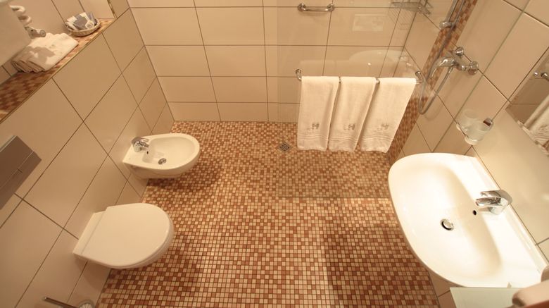 <b>Gwarna Hotel Room</b>. Images powered by <a href="https://www.leonardoworldwide.com/" title="Leonardo Worldwide" target="_blank">Leonardo</a>.