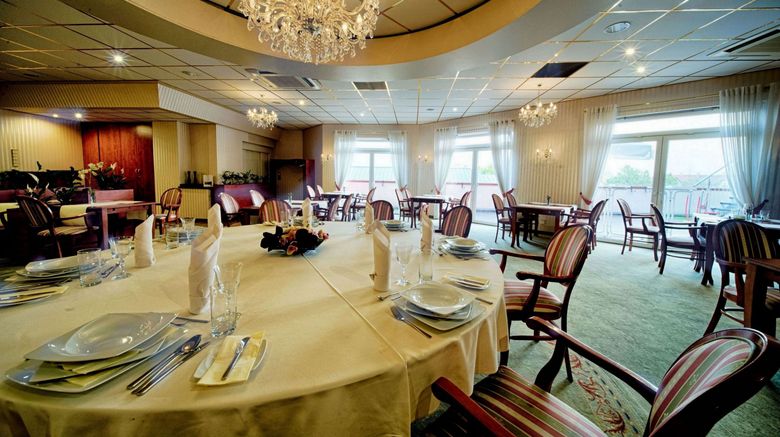 <b>Gwarna Hotel Restaurant</b>. Images powered by <a href="https://www.leonardoworldwide.com/" title="Leonardo Worldwide" target="_blank">Leonardo</a>.