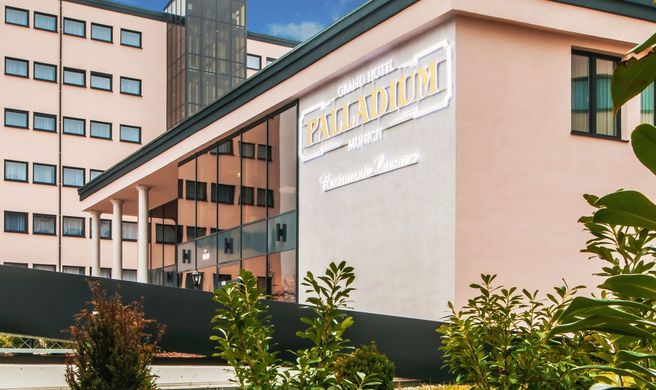 Grand Hotel Palladium Munich Exterior