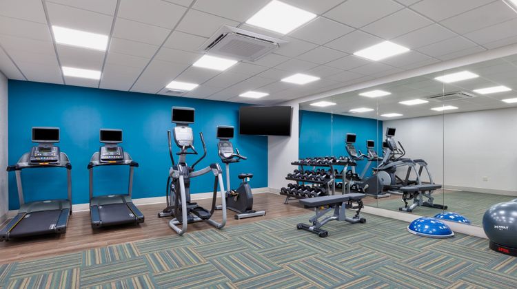 Holiday Inn Express & Suites Wooster Health Club