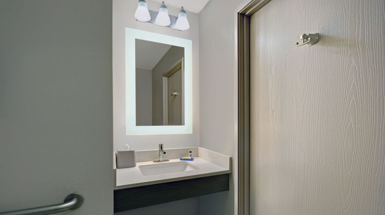 Holiday Inn Express Adrian Room