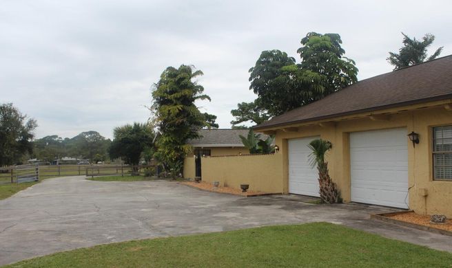 OYO Family Ranch Exterior