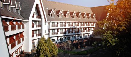 Coppid Beech Hotel Exterior