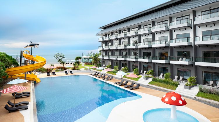 Centara Life Cha-Am Beach Resort Hua Hin Pool