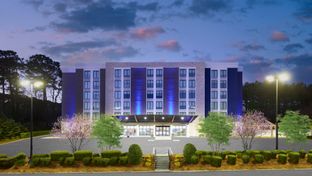 Holiday Inn Express & Suites Northlake