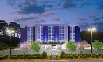 Holiday Inn Express & Suites Northlake