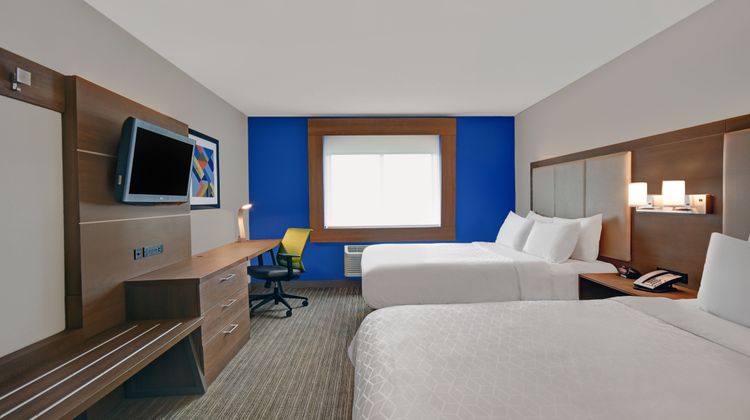 Holiday Inn Express Adrian Room
