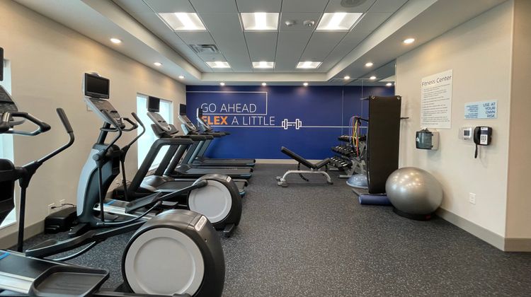 Holiday Inn Express & Suites Airport Health Club