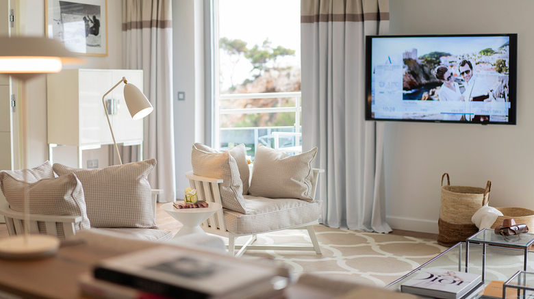 <b>Hotel Bellevue Suite</b>. Images powered by <a href="https://www.leonardoworldwide.com/" title="Leonardo Worldwide" target="_blank">Leonardo</a>.