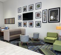 Holiday Inn Express Lobby