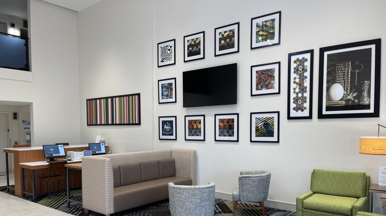 <b>Holiday Inn Express Lobby</b>. Images powered by <a href="https://www.leonardoworldwide.com/" title="Leonardo Worldwide" target="_blank">Leonardo</a>.