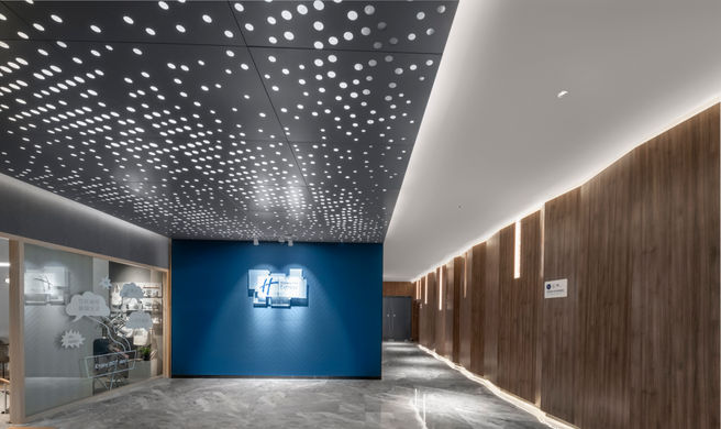 Holiday Inn Express Zhuhai Gongbei Exterior