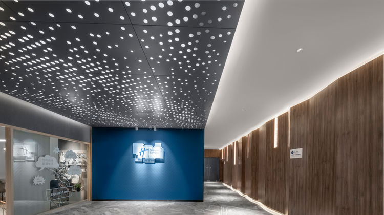 Holiday Inn Express Zhuhai Gongbei Exterior