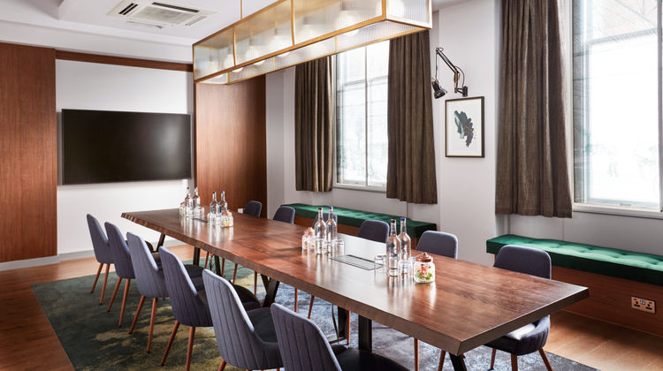 The Clermont London, Victoria Meeting