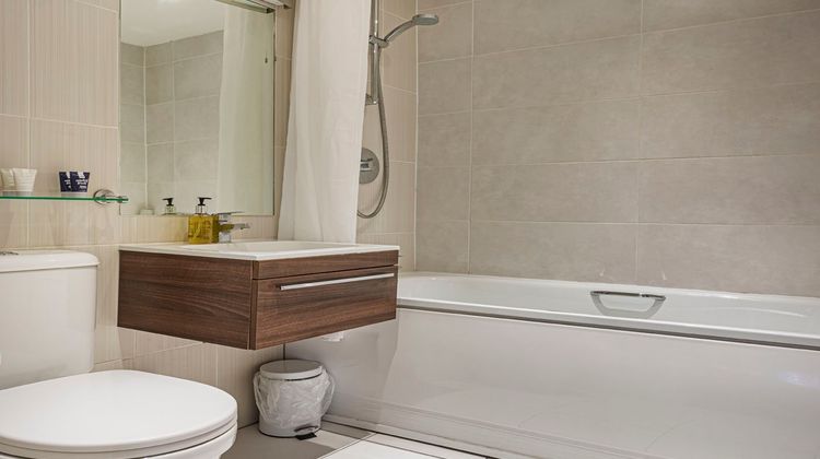 Admiral Rodney Hotel Room