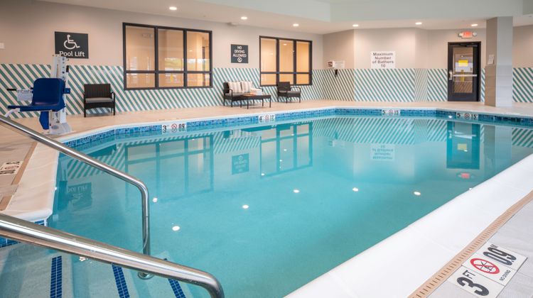 Holiday Inn St. Louis-Creve Coeur Pool