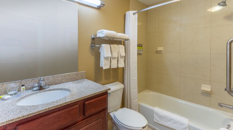 Candlewood Suites South Bend Airport Room