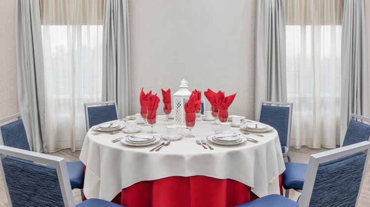 Holiday Inn Express & Suites Greenville Ballroom