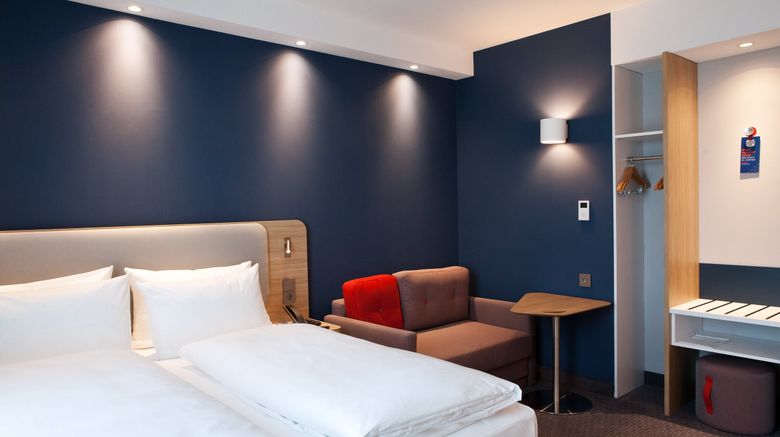 <b>Holiday Inn Express Recklinghausen Room</b>. Images powered by <a href="https://www.leonardoworldwide.com/" title="Leonardo Worldwide" target="_blank">Leonardo</a>.