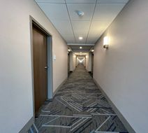 Holiday Inn Express & Suites Airport Lobby