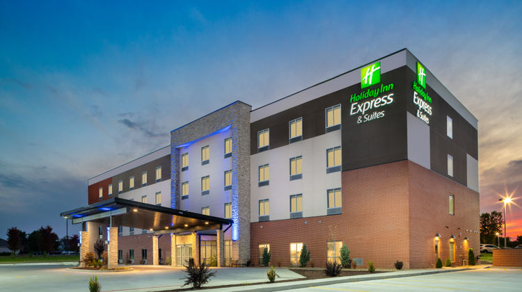 Holiday Inn Express & Suites St Peters Exterior