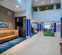 Holiday Inn Express & Suites St Peters Lobby
