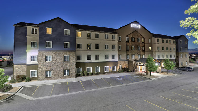 Staybridge Suites Albuquerque Airport Exterior
