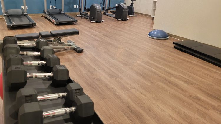 Holiday Inn Express Maspeth Health Club