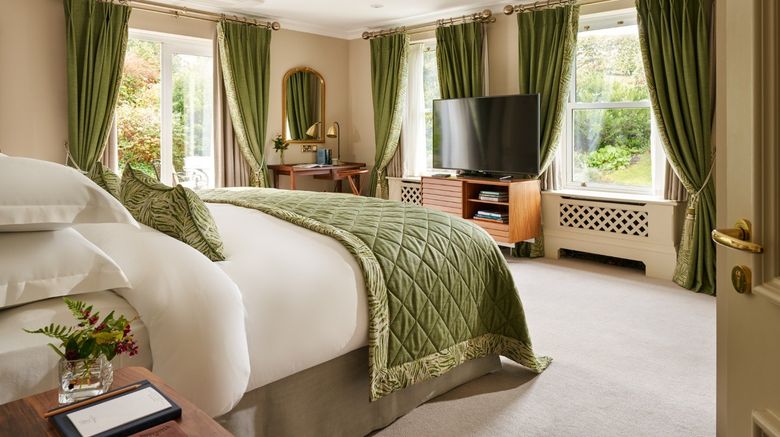 <b>Sheen Falls Lodge Suite</b>. Images powered by <a href="https://www.leonardoworldwide.com/" title="Leonardo Worldwide" target="_blank">Leonardo</a>.
