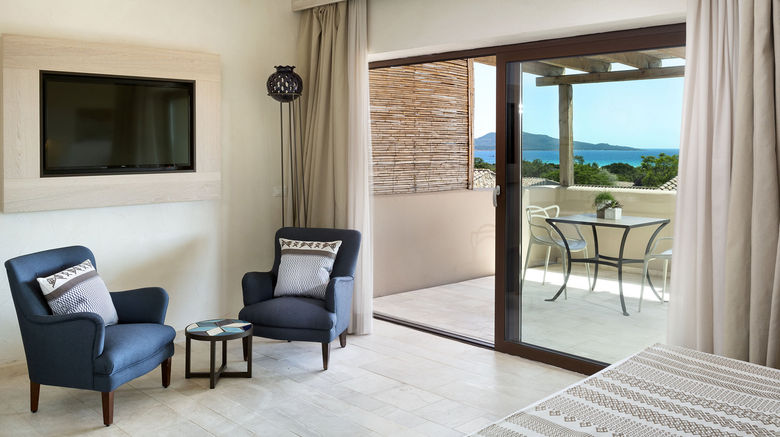 <b>Baglioni Resort Sardinia Suite</b>. Images powered by <a href="https://www.leonardoworldwide.com/" title="Leonardo Worldwide" target="_blank">Leonardo</a>.