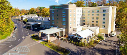 Holiday Inn Suites Philadelphia W Exterior