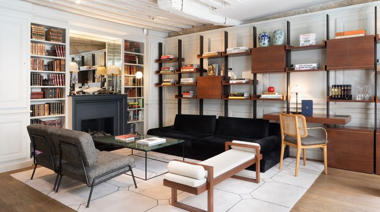 Hotel Verneuil Lobby