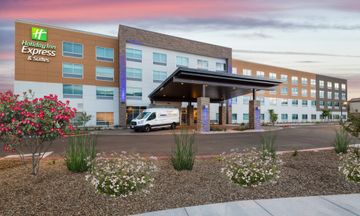 Holiday Inn Express/Stes Airport North