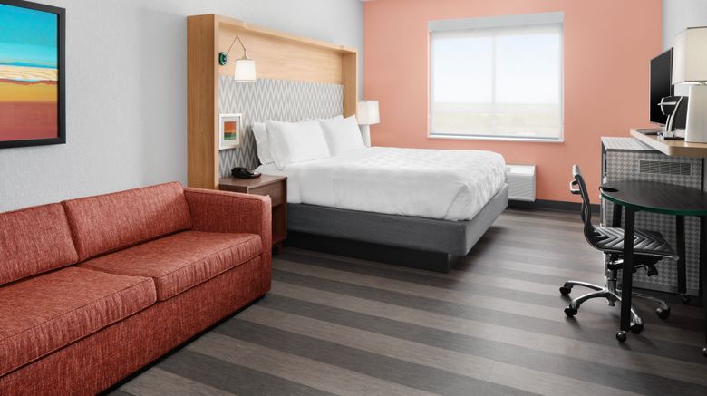 <b>Holiday Inn Suite</b>. Images powered by <a href="https://www.leonardoworldwide.com/" title="Leonardo Worldwide" target="_blank">Leonardo</a>.