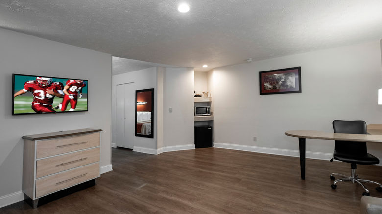 <b>Red Roof Inn Indianapolis - Greenwood Suite</b>. Images powered by <a href="https://www.leonardoworldwide.com/" title="Leonardo Worldwide" target="_blank">Leonardo</a>.