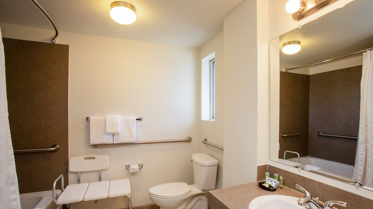 The Grove Inn Room