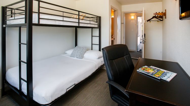 The Grove Inn Suite